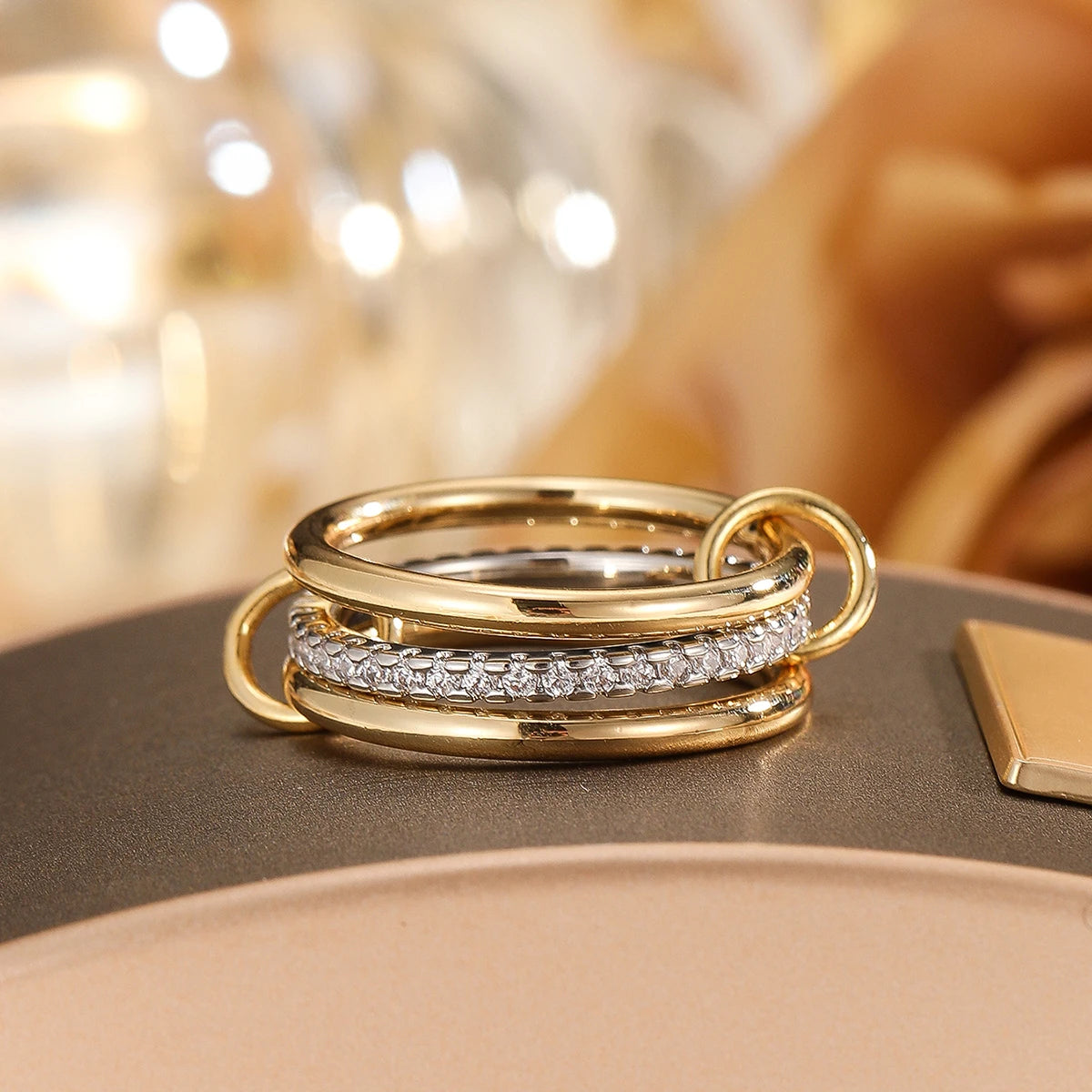 Clover Spin Ring